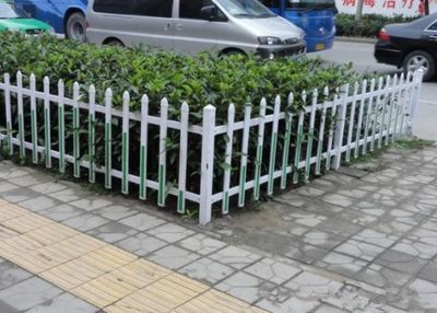 PVC草坪护栏 小区花坛绿化围栏的园林设计应用